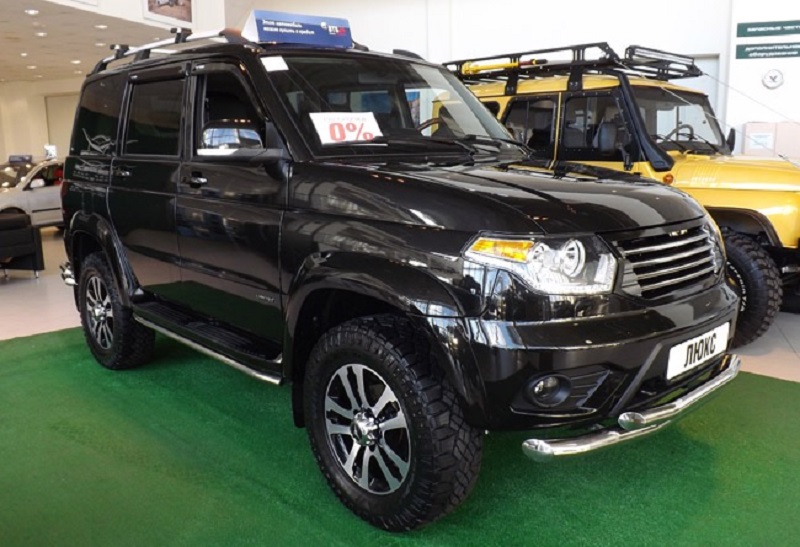 detali-cvetovyh-reshenij-uaz-patriot-2