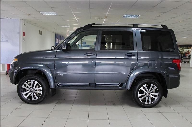 detali-cvetovyh-reshenij-uaz-patriot-5_1