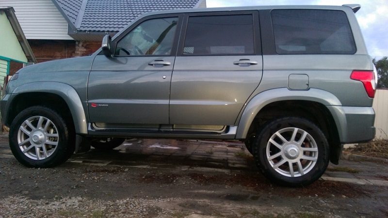detali-cvetovyh-reshenij-uaz-patriot-8