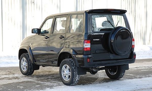 Недорого купить спойлер на Патриот 