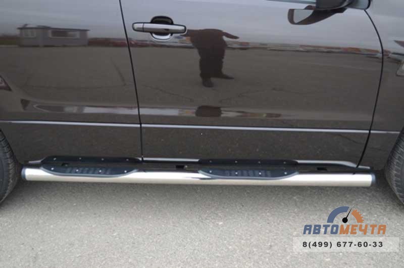Защита порогов для Suzuki Grand Vitara 5dr 12-, (труба), d76 мм, с накладками, пластиковые заглушки Пороги на Suzuki Grand Vitara 12-