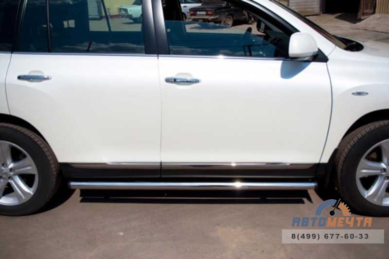 Защита порогов для Toyota Highlander 2010, (труба), d63 мм, пластиковые заглушки Пороги на Toyota Highlander 2010, нерж