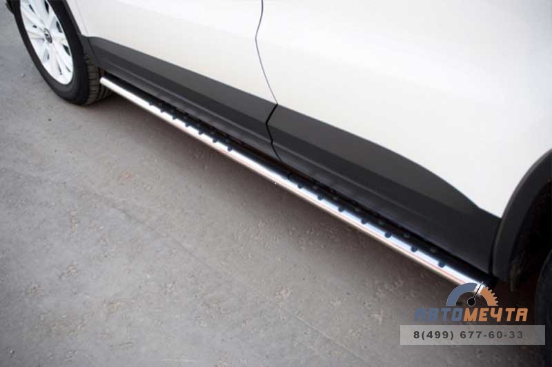 Защита порогов для VolksWagen Tiguan Track & Field, d75х42 мм, овал с проступью Пороги на Volkswagen Tiguan, нержавейка